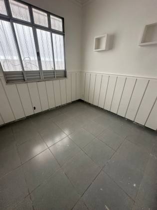 Alugo Casa Com 3 Quartos Sendo 1 Suíte No Bairro São José.