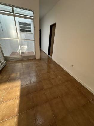 Alugo Casa Com 3 Quartos Sendo 1 Suíte No Bairro São José.