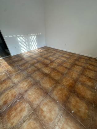 Alugo Casa Com 3 Quartos Sendo 1 Suíte No Bairro São José.