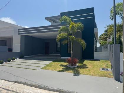 Casa moderna com lazer privativo no condomínio Sol e Praia!!!
