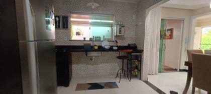 Casa À Venda Com 3 Quartos Sendo 1 Suíte No Condomínio Via Mares