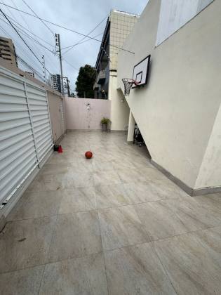 Casa de Esquina à Venda na Farolândia – Espaçosa, Bem Localizada e Pronta para Morar ou Ampliar