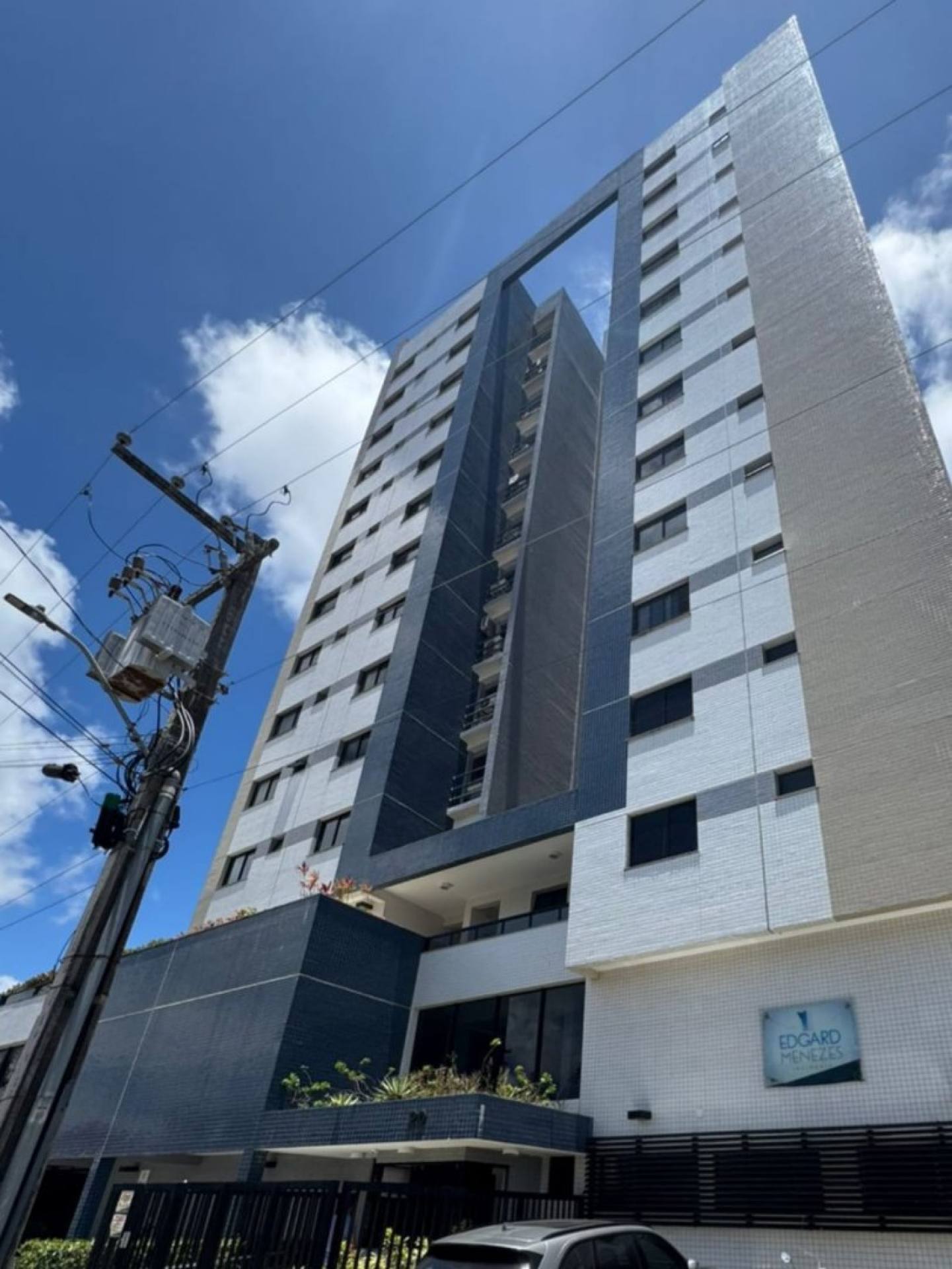 Apartamento À Venda No Edgard Menezes Residencial Com 3/4 Sendo 2 Suíte No Bairro Farolândia