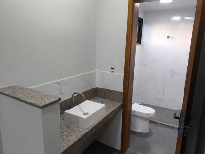 Vendo Casa no Condomínio Praias do Sul III sendo 4 suítes e Piscina