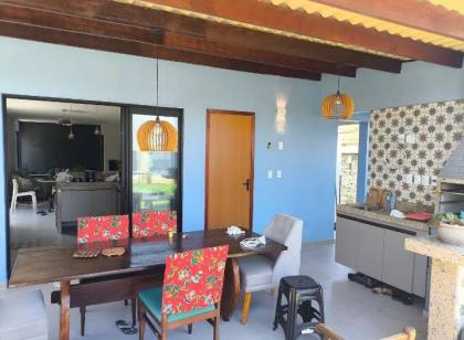 Vendo Casa no Condomínio Praias do Sul III sendo 4 suítes e Piscina