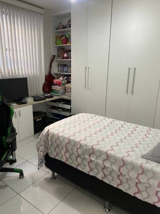 Casa 2 Pavimentos À Venda com 5/4 Sendo 4 suítes na Treze de Julho