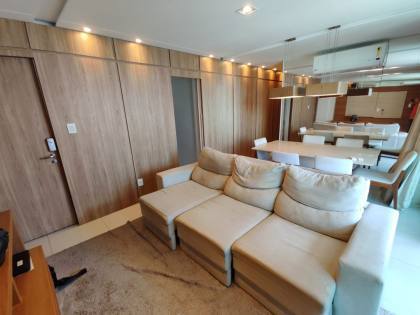 Apartamento Para Alugar com 3 quartos 1 suítes no bairro Luzia em Aracaju