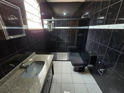 Casa Solta 350 Metros 3 Quartos e 2 Suítes no Bairro Suíssa
