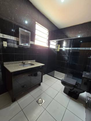 Casa Solta 350 Metros 3 Quartos e 2 Suítes no Bairro Suíssa