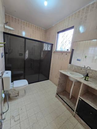 Casa Solta 350 Metros 3 Quartos e 2 Suítes no Bairro Suíssa