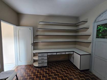 Casa Solta 350 Metros 3 Quartos e 2 Suítes no Bairro Suíssa