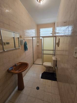 Casa Solta 350 Metros 3 Quartos e 2 Suítes no Bairro Suíssa