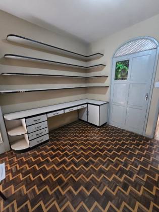 Casa Solta 350 Metros 3 Quartos e 2 Suítes no Bairro Suíssa