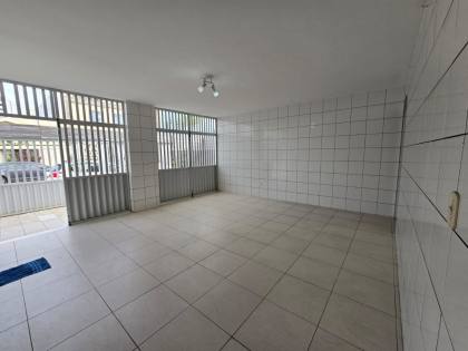 Casa Solta 350 Metros 3 Quartos e 2 Suítes no Bairro Suíssa