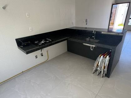 Casa À Venda No Loteamento Luar da Barra Com 3/4 Sendo 1 Suíte - Próxima da Praia!