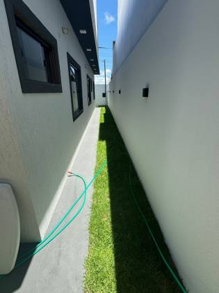 Casa À Venda No Loteamento Luar da Barra Com 3/4 Sendo 1 Suíte - Próxima da Praia!