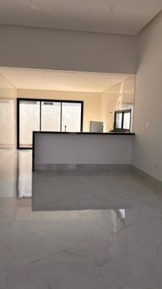 Casa de 208m² à venda com 3 quartos sendo 1 suíte no Condomínio Villaredo Barra