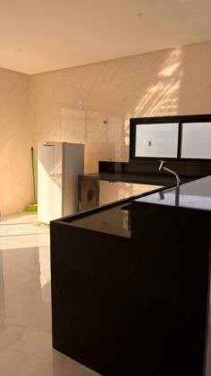 Casa de 208m² à venda com 3 quartos sendo 1 suíte no Condomínio Villaredo Barra