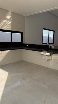 Casa de 208m² à venda com 3 quartos sendo 1 suíte no Condomínio Villaredo Barra