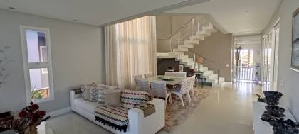 Casa de Alto Padrão à Venda no Reserva Aruanã – 4 Suítes + Área Gourmet