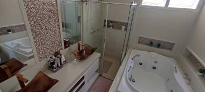 Casa de Alto Padrão à Venda no Reserva Aruanã – 4 Suítes + Área Gourmet