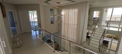 Alugo Casa Alto Padrão Mobiliada  Com 4 Suítes No Residencial Reserva Aruanã