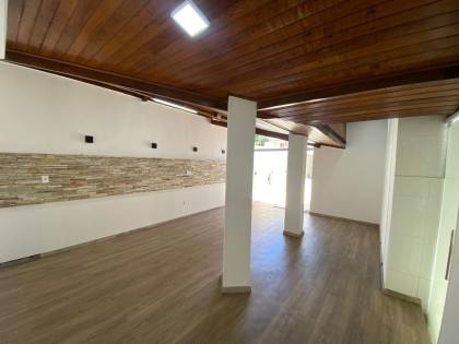 Aluga-se Sala Comercial Na Galeria Carinne Mendes