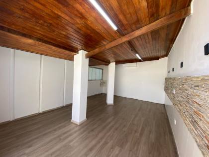 Aluga-se Sala Comercial Na Galeria Carinne Mendes