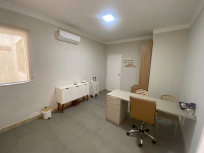 Aluga-se Sala Comercial Na Galeria Carinne Mendes