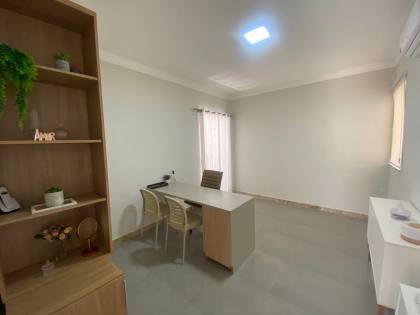 Aluga-se Sala Comercial Na Galeria Carinne Mendes