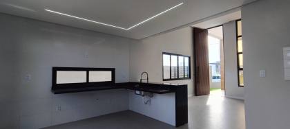 Casa à Venda de 200m² no Villaredo Barra 3 Quartos Sendo 1 suíte