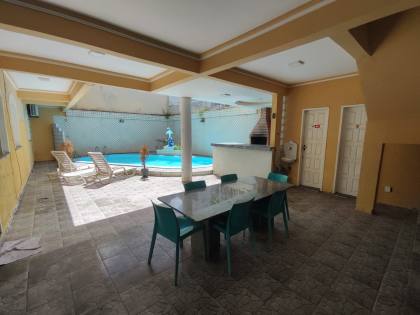 Casa à venda de 320m² na Farolândia 10 quartos, 2 suíte