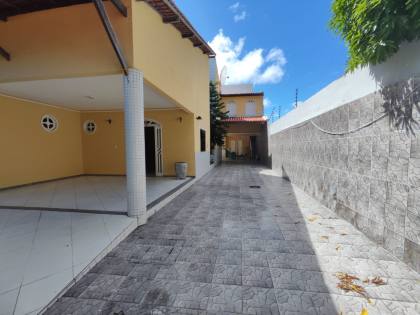 Casa à venda de 320m² na Farolândia 10 quartos, 2 suíte