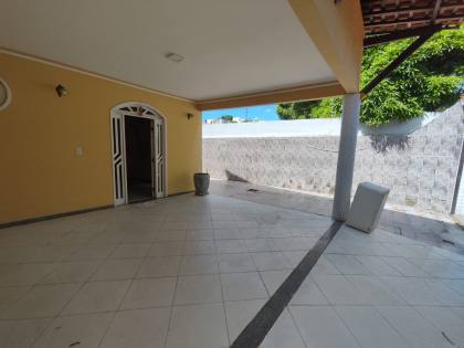 Alugo casa 320m² residencial/comercial na Farolândia com 10 quartos, 2 suíte.