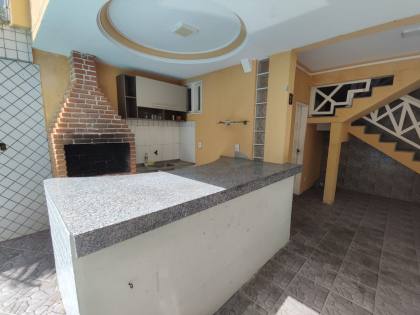 Alugo casa 320m² residencial/comercial na Farolândia com 10 quartos, 2 suíte.