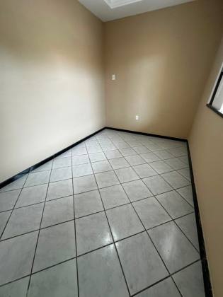 Excelente Casa para Aluguel com 3 Quartos Sendo 1 Suíte – Bairro Suíça
