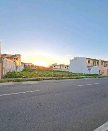 Excelente Oportunidade na Atalaia, Terreno com 840 m² (24 x 35 metros)