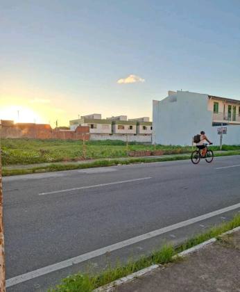 Excelente Oportunidade na Atalaia, Terreno com 840 m² (24 x 35 metros)