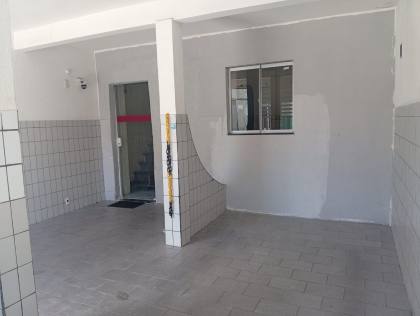 Casa Duplex com 150m² à Venda 5/4 sendo 1 suíte no Santo Antônio