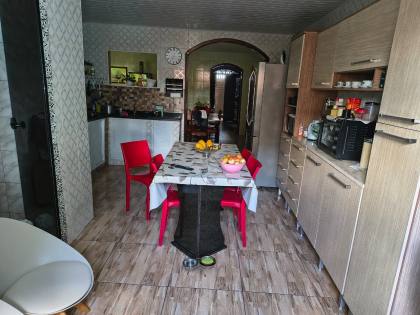 Casa com 189m² À Venda com 2 quartos sendo 1 suíte no Dom Luciano