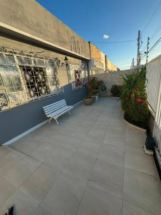 Casa 3/4 com Suíte + Apartamento Independente | Terreno 10x24 | Posição Norte | Pereira Lobo