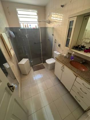 Casa 3/4 com Suíte + Apartamento Independente | Terreno 10x24 | Posição Norte | Pereira Lobo