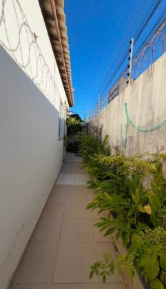 Casa à Venda no Condomínio Vila D'Este | 4 Quartos, 3 Suítes | Coroa do Meio