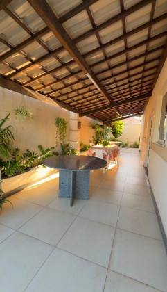 Casa à Venda no Condomínio Vila D'Este | 4 Quartos, 3 Suítes | Coroa do Meio