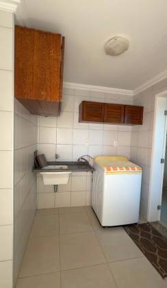 Casa à Venda no Condomínio Vila D'Este | 4 Quartos, 3 Suítes | Coroa do Meio