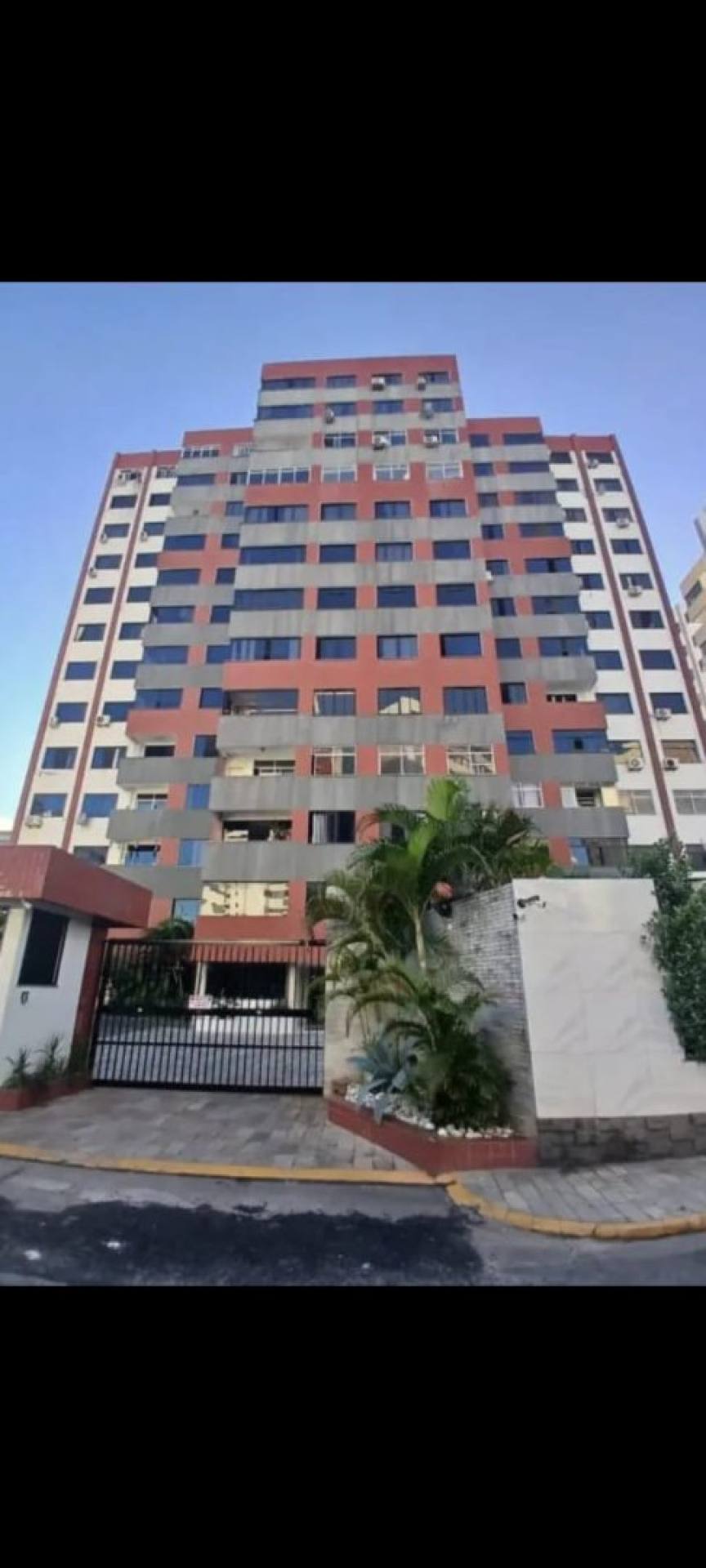 Edifício Praia Mar | 4 Quartos | Leste | Varanda | Área de Lazer | 13 de Julho