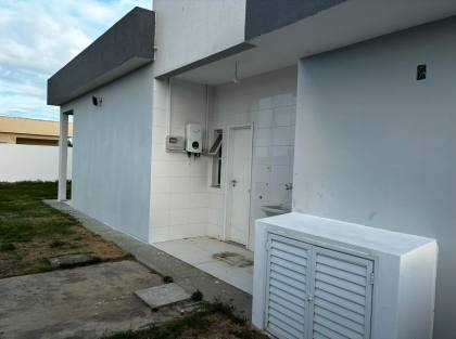 CASA DE ESQUINA PARA ALUGUEL NO COSTA PARADISO | 3 QUARTOS, ENERGIA SOLAR E 500M² DE TERRENO