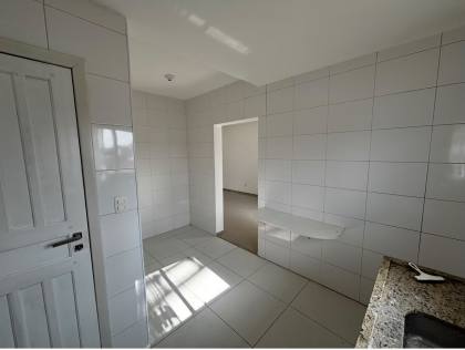 CASA DE ESQUINA PARA ALUGUEL NO COSTA PARADISO | 3 QUARTOS, ENERGIA SOLAR E 500M² DE TERRENO