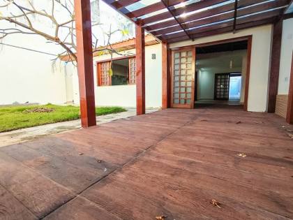 Casa à Venda na Atalaia
