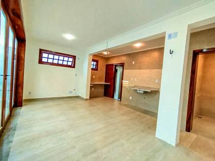 Casa à Venda na Atalaia